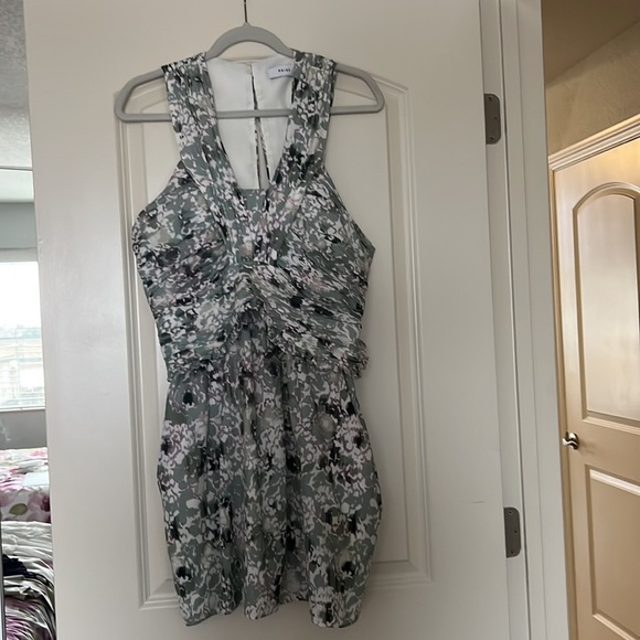 Pretty Reiss Mini dress - Picture 2 of 6